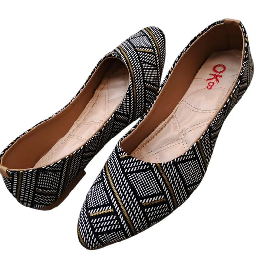 Women's Textured Synthetic Leather Pumps Black White